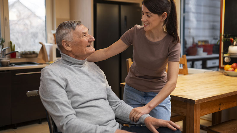 Servicio de cuidadores de personas mayores internas en Valladolid